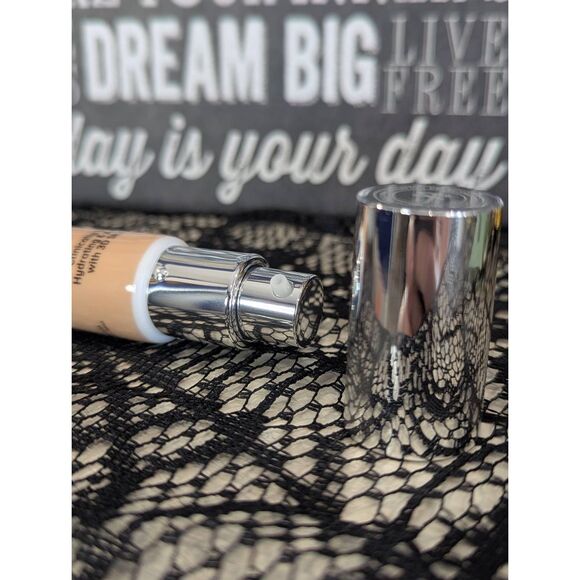 IT Bye Bye Foundation Full Size Light Medium – Sealed — Expired ‘22 - Picture 4 of 4